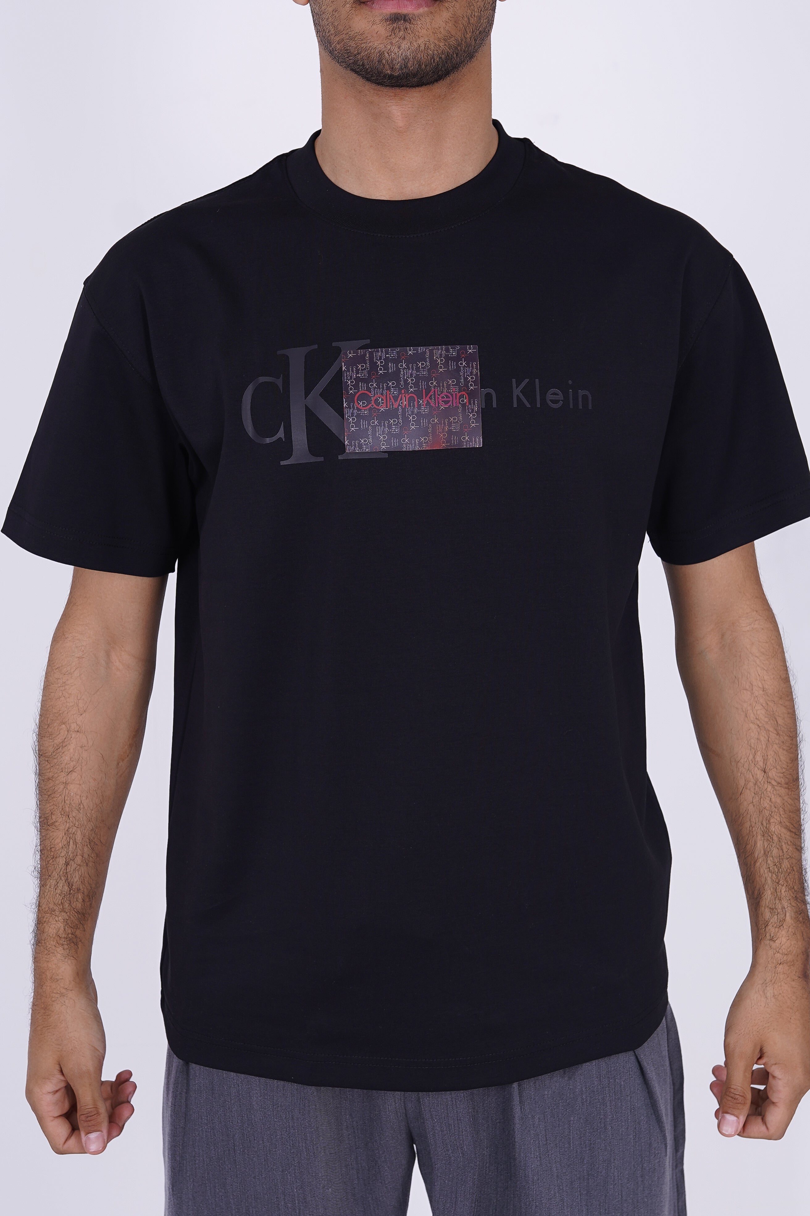 Calvin Klein Men’s Graphic Box Logo T-Shirt – Contemporary Streetwear Essential