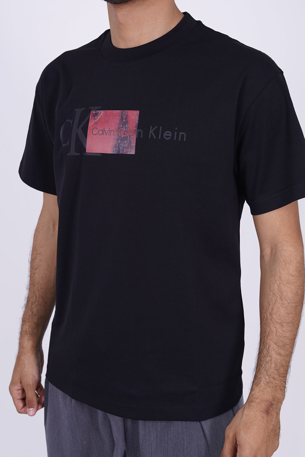 Calvin Klein Men’s Graphic Box Logo T-Shirt – Contemporary Streetwear Essential