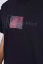 Calvin Klein Men’s Graphic Box Logo T-Shirt – Contemporary Streetwear Essential