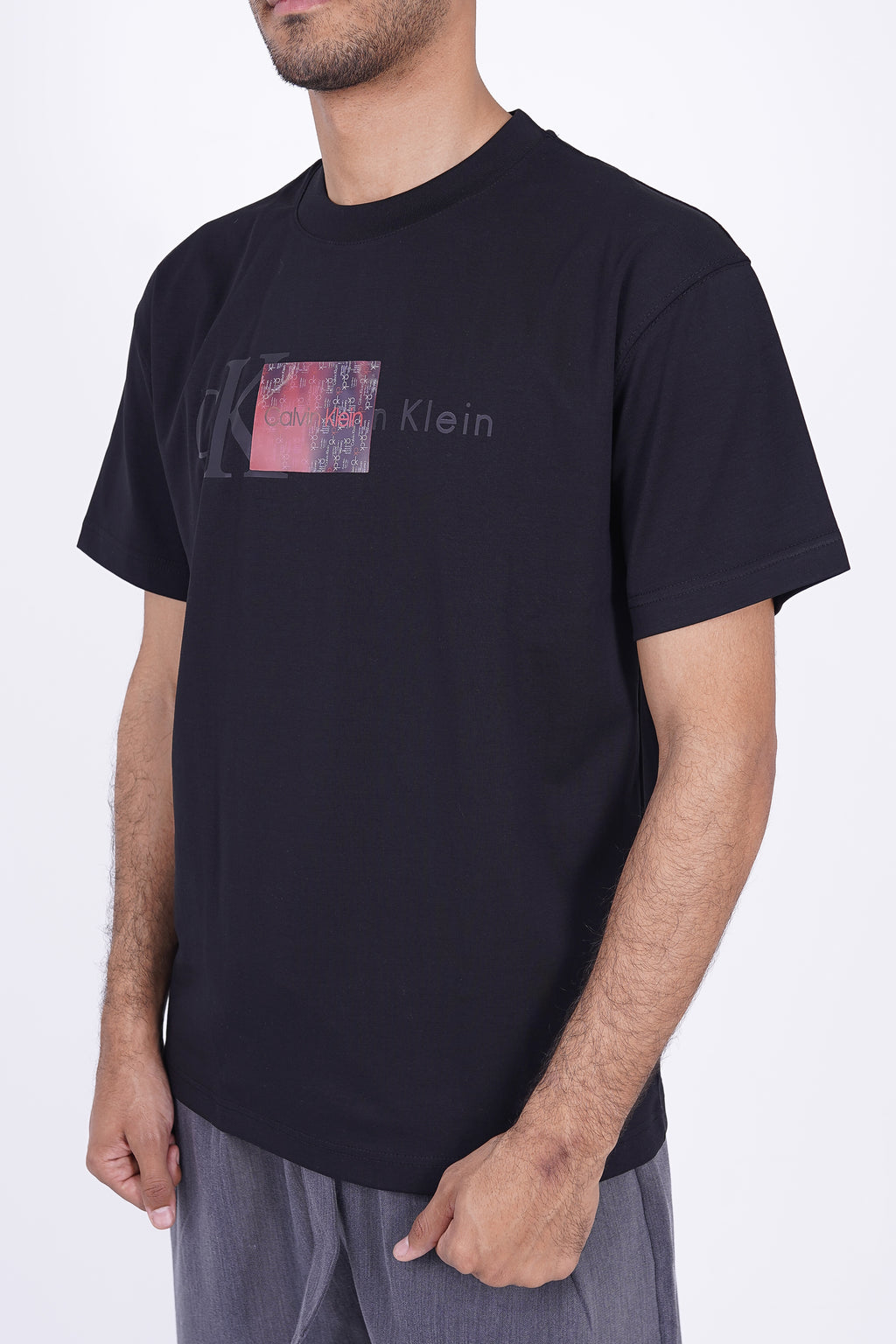 Calvin Klein Men’s Graphic Box Logo T-Shirt – Contemporary Streetwear Essential