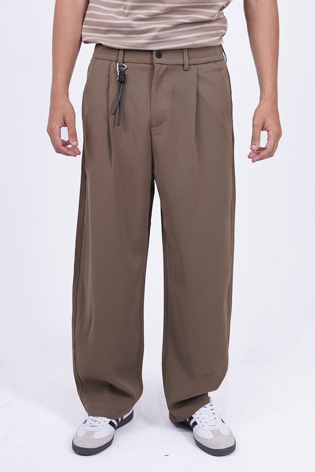 The Essential Pleated Relaxed Trouser